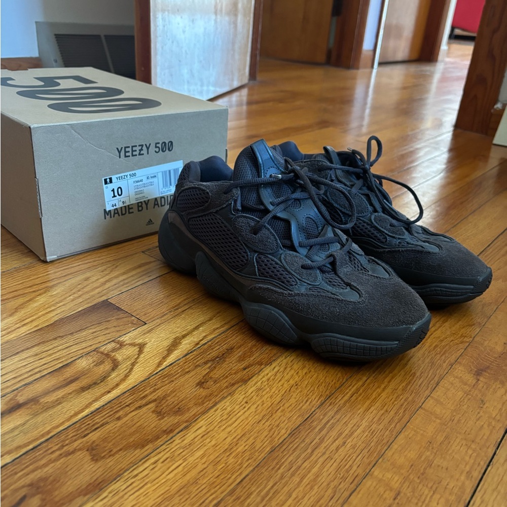 Yeezy 500 utility black